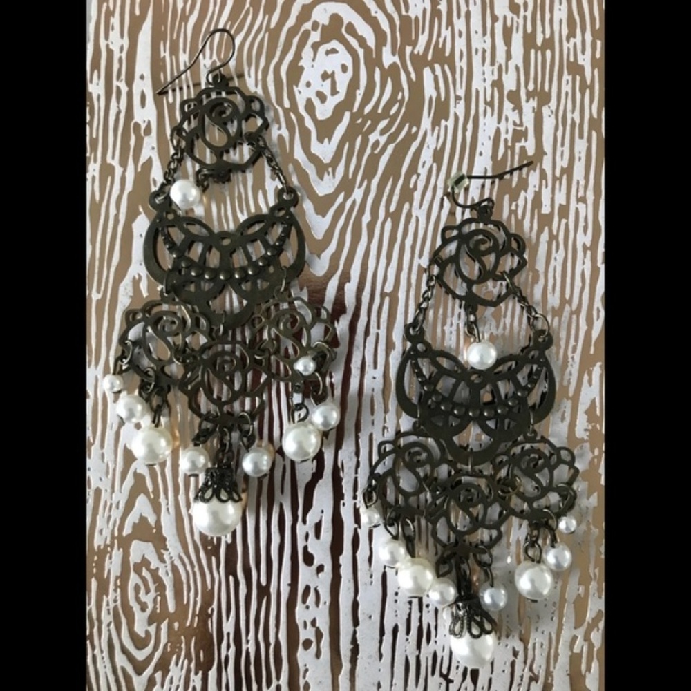 Dangling earrings Antique style & pearls